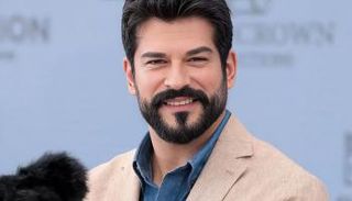 النجم التركي بوراك أوزجيفيت