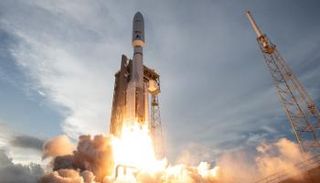 الإطلاق الأول للصاروخ حاملا 27 قمرا من مشروع كويبر للإنترنت التابع لأمازون