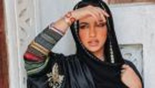 نجلاء الودعاني تؤكد انفصالها عن زوجها.. وشقيقتها سارة تساندها