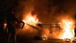 حريق يدمّر مصنع بلاستيك في لبنان.. والتحقيقات تشير إلى مفاجأة