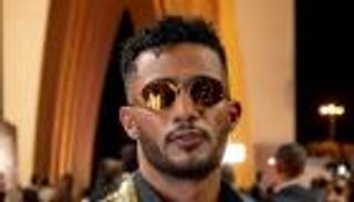 رمضان يعلّق على تأجيل حفله: «الصواريخ فوق رؤوسنا زي الحمام الزاجل»