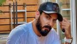 إسماعيل تمر ينفي شائعة طلاقه: «المرأة الصالحة إذا سكنت البيت، سكن البيت»