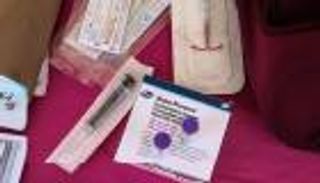 تحذير من وسيلة منع حمل شائعة.. نساء يربطن استخدامها بأورام الدماغ