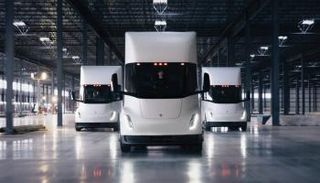 شاحنة تسلا سيمي