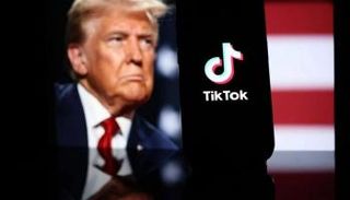 الرئيس الأمريكي دونالد ترامب وشعار تيك توك