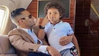 محمد رمضان وابنه