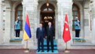 لقاء رئيس وزراء أرمينيا وأردوغان.. لحظة تاريخية على ضفاف البوسفور