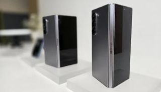 هاتف سامسونغ القابل للطي