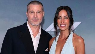 براد بيت وإينيس دي رامون