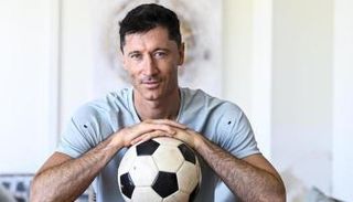 البولندي روبرت ليفاندوفسكي