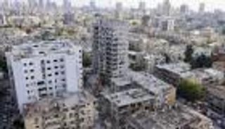 أصوات انفجارات قوية بوسط إسرائيل إثر اعتراض موجة صواريخ إيرانية