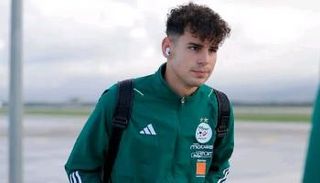 شياخة مهاجم منتخب الجزائر