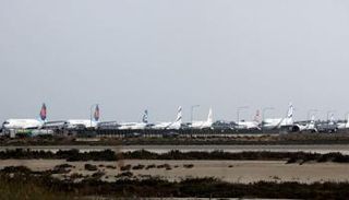 طائرات تابعة لشركة الطيران الإسرائيلية الحكومية «العال» و«يسرائير»