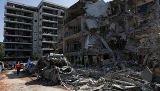 آثار ضربات إيرانية سابقة في إسرائيل