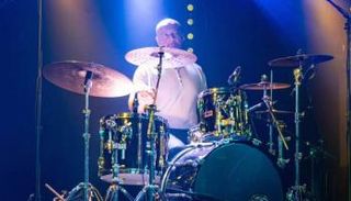 نوبة قلبية تنهي عرض The Christians في ليفربول