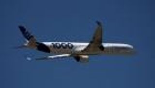 بعد التصعيد الأمريكي.. شركات الطيران تراجع خططها لرحلات الشرق الأوسط