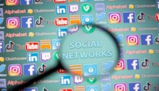 وسائل التواصل الاجتماعي 