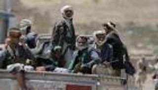 جريمة حوثية جديدة.. هجوم على قرية سكنية بتعز