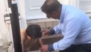 انهيار شاب عقب تناوله أول لقمة من "أكثر أطباق الكاري حرارة في العالم".