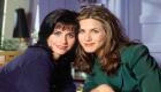 6 صداقات شهيرة في هوليوود تخطت الشاشة.. أبرزها جينيفر أنيستون وكورتني كوكس