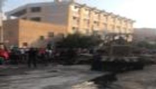 سائق شجاع ينقذ قرية مصرية من كارثة.. قاد شاحنة كتان مشتعلة بعيدًا عن الأهالي (صور)