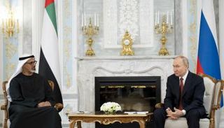 الشيخ خالد بن محمد بن زايد آل نهيان ولي عهد أبوظبي والرئيس الروسي فلاديمير بوتين