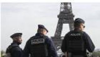 في قلب باريس.. سائح يتعرض لسرقة ساعة فاخرة بقيمة 200 ألف يورو