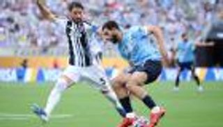 «لا أريد مواجهته».. حارس السيتي السابق يتغنى بآيت نوري