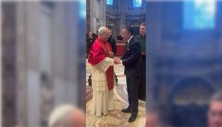 كمال غريبي مع بابا الفاتيكان