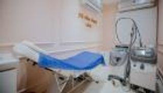 حبس طبيب تجميل جزائري شهير عامين بسبب عملية فاشلة