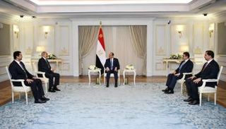 السيسي وحفتر خلال اللقاء