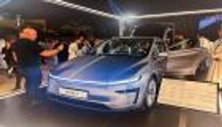 تسلا تُحدث ضجة بقيادة ذاتية كاملة.. موديل Y تصل للعميل بلا سائق