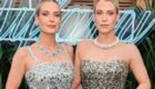 إليزا وأميليا سبنسر.. أناقة بريطانية متوّجة بالأحجار الكريمة