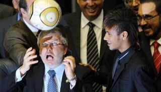 الكرة التي تحمل توقيع نيمار