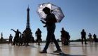 أوروبا تواجه موجة حر غير مسبوقة.. فرنسا تغلق 1350 مدرسة وإيطاليا تقيّد العمل بسبب الحرارة