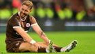 كارلو بوخالفة يبتعد عن منتخب الجزائر بقرار غريب