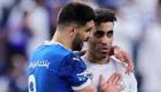 صفقة مفاجئة.. الهلال يستعير عبدالرزاق حمدالله في المونديال