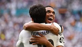 ألكسندر أرنولد وغونزالو غارسيا