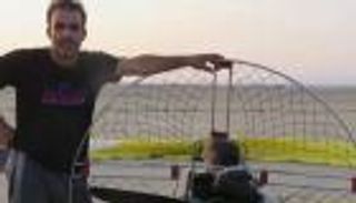 حلم التحليق ينتهي بمأساة.. مصرع جزائري حاول الطيران بطائرة من صنع يديه