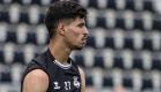 من الدرجة الرابعة إلى دوري برشلونة وريال مدريد.. من هو المغربي موحا حمدون؟