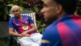 هل يرتدي لامين يامال رقم 10؟.. الكشف عن قميص برشلونة الجديد (فيديو وصور)