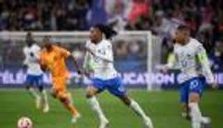 مبابي يسخر من نجم يوفنتوس بسبب دمية بوبو (فيديو)