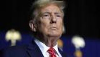 ترامب يصعّد الضغط العلني على باول ويتهمه بإهدار تريليونات الدولارات