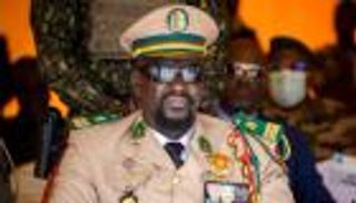 نحو 7 سنوات رئاسية قابلة للتجديد.. هل يمهد عسكر غينيا كوناكري للتمديد؟