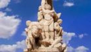 تمثال «الشهداء» في حلب يتضرر بشدة أثناء نقله بطريقة غير آمنة (فيديو)