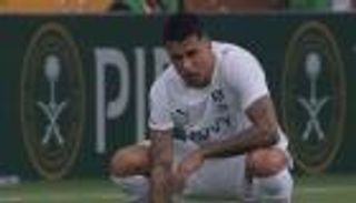 بالدموع.. ثنائي الهلال البرتغالي يستهل موقعة فلومنينيسي (فيديو)