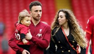 ديوغو جوتا وزوجته روتي كاردوسو