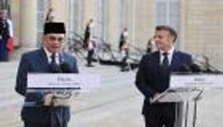 حل الدولتين.. دعم ماليزي لمبادرة باريس وتعهد فرنسي بمواصلة الطريق