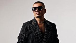 النجم عمرو دياب