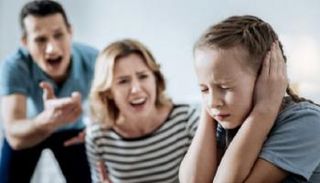 خبراء يحددون ست علامات تشير إلى أن الشخص نشأ في بيئة نرجسية